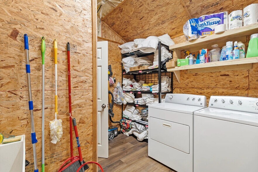 More Photos Of 14 Marina Pt, Huntsville Trailer Camper Park For Sale