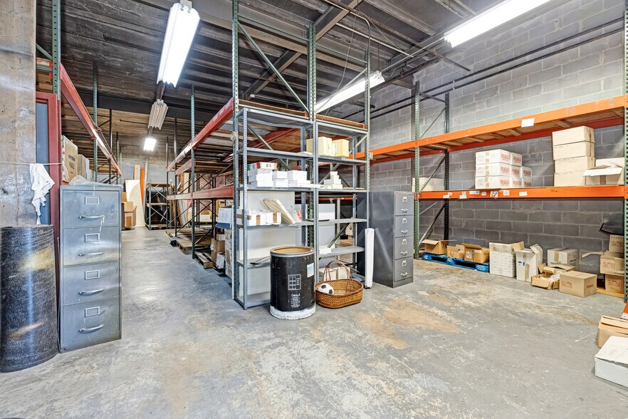 More Photos Of 505 Mola Blvd, Elmwood Park General Retail For Sale