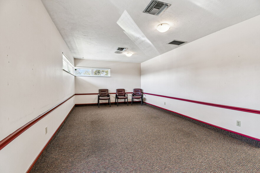More Photos Of 321 S Lincoln Ave, Clearwater Medical For Sale