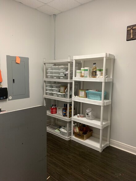 More Photos Of 13510-13520 Perkins Rd, Baton Rouge Storefront Retail Office For Lease