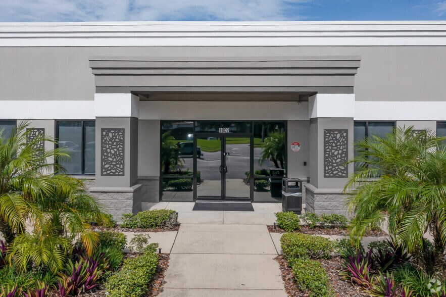 More Photos Of 1802 N Alafaya Trl, Orlando Medical For Sale