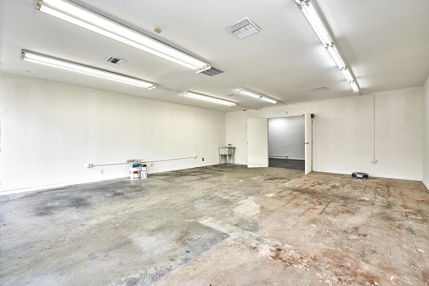 More Photos Of 4416-4430 Beverly Blvd, Los Angeles Freestanding For Lease