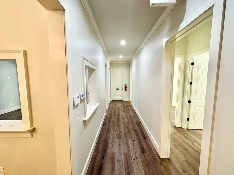 More Photos Of 1129 Lake Oconee Pky, Eatonton Office For Lease