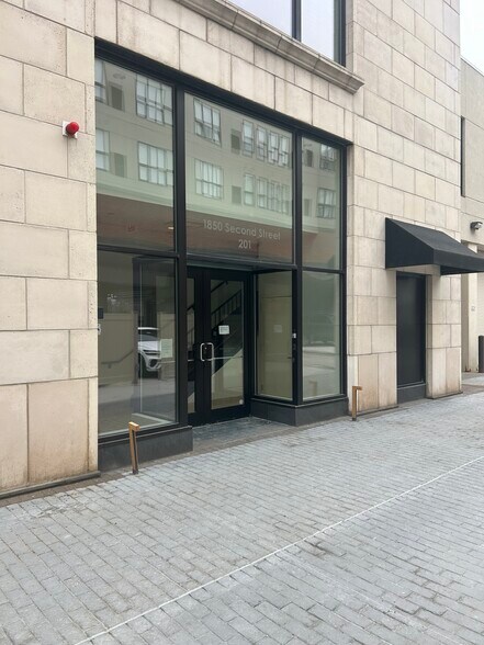 More Photos Of 1849 Green Bay Rd, Highland Park Office For Lease