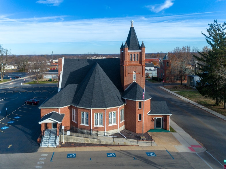 More Photos Of 305 W Columbia St, Farmington Religious Facility For Sale