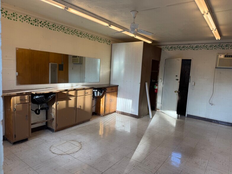 More Photos Of 217 Percy Ave, Yuba City Storefront For Sale