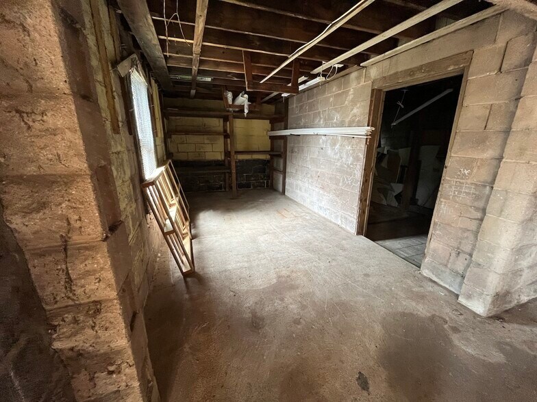 More Photos Of 11 Chestnut St, Tenafly Storefront Retail Office For Lease