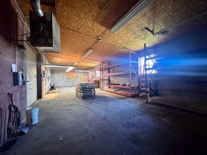 More Photos Of 205 W Main St, Bushnell Industrial For Sale