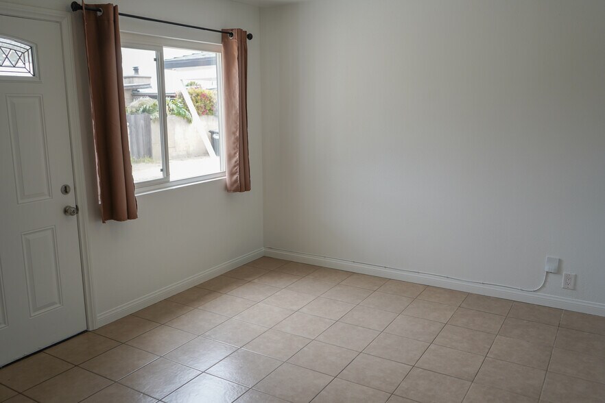 More Photos Of 1235 Clavel Ave, Ventura Apartments For Sale