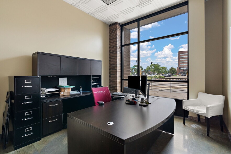 More Photos Of 4100 Shoreline Dr, Spring Park Apartments For Sale