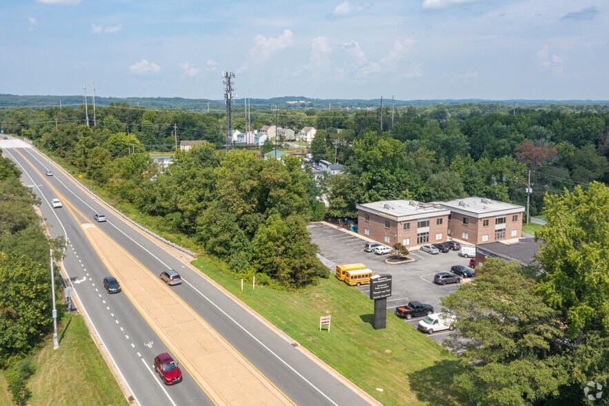 More Photos Of 924 Old Harmony Rd, Newark Office For Sale