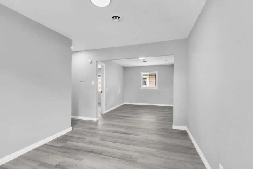 More Photos Of 1006 Lochbrae Rd, Sacramento Assisted Living For Sale