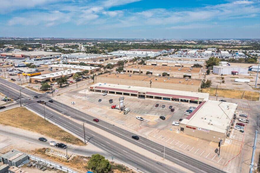 More Photos Of 10610 Newkirk St, Dallas Industrial For Lease