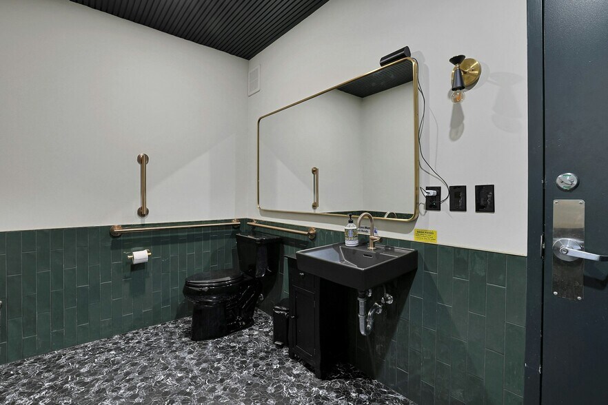 More Photos Of 50 Lafayette Ave, Suffern Freestanding For Sale