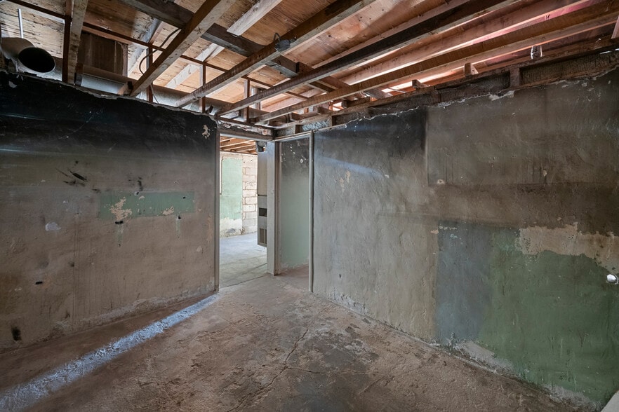 More Photos Of 3329 S Sue St, South Salt Lake Storefront Retail Office For Sale