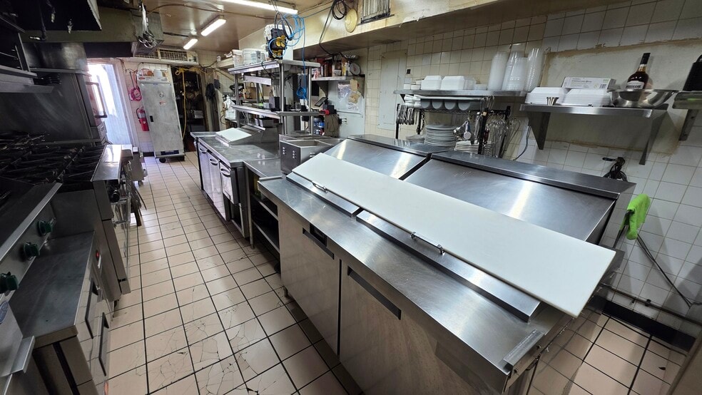 More Photos Of 310 E Tarpon Ave, Tarpon Springs Storefront Retail Residential For Sale