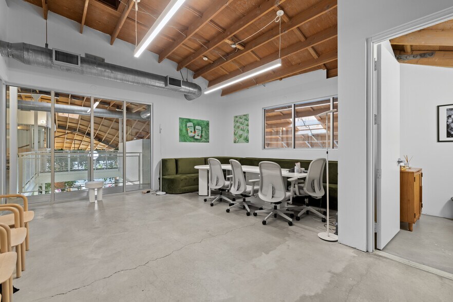 More Photos Of 523 Victoria Ave, Venice Loft Creative Space For Lease