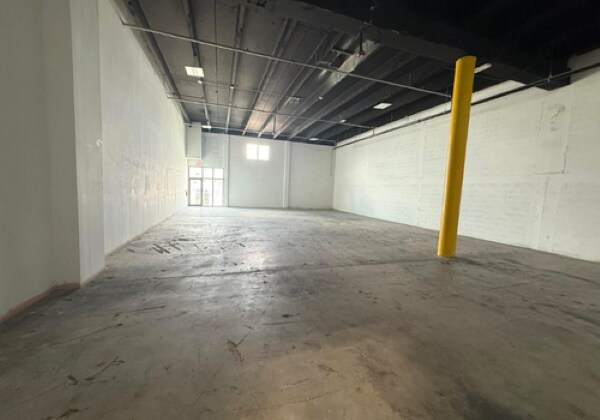 More Photos Of 2300-2340 W 8th Ave, Hialeah Radio TVTransmission Facilities For Lease