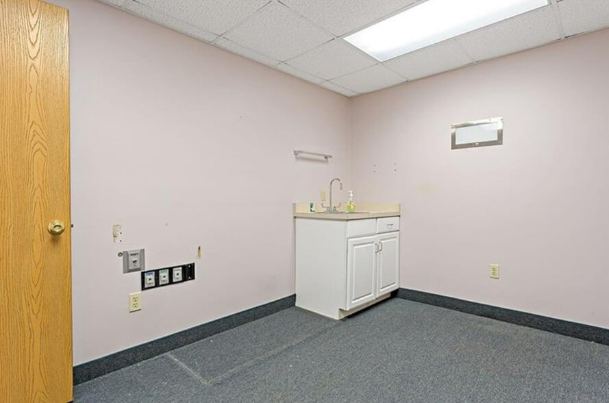 More Photos Of 892 Stoystown Rd, Somerset Office For Sale