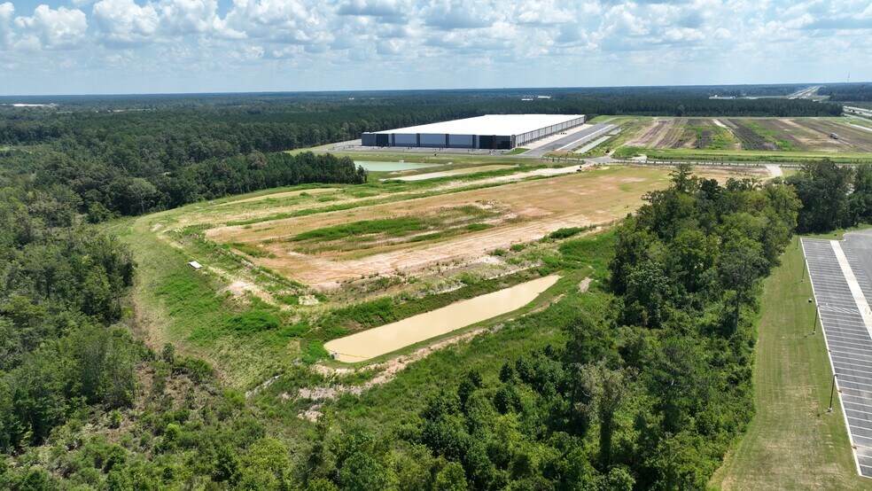 More Photos Of 420 Strathmore Rd, Summerville Unknown For Lease