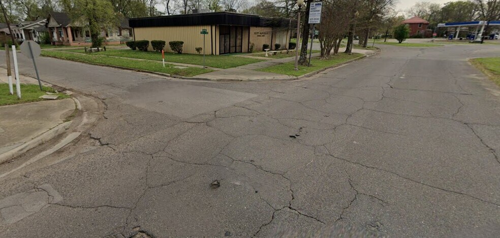 More Photos Of 4000 Richard M Scrushy Pky, Fairfield Funeral Home For Sale