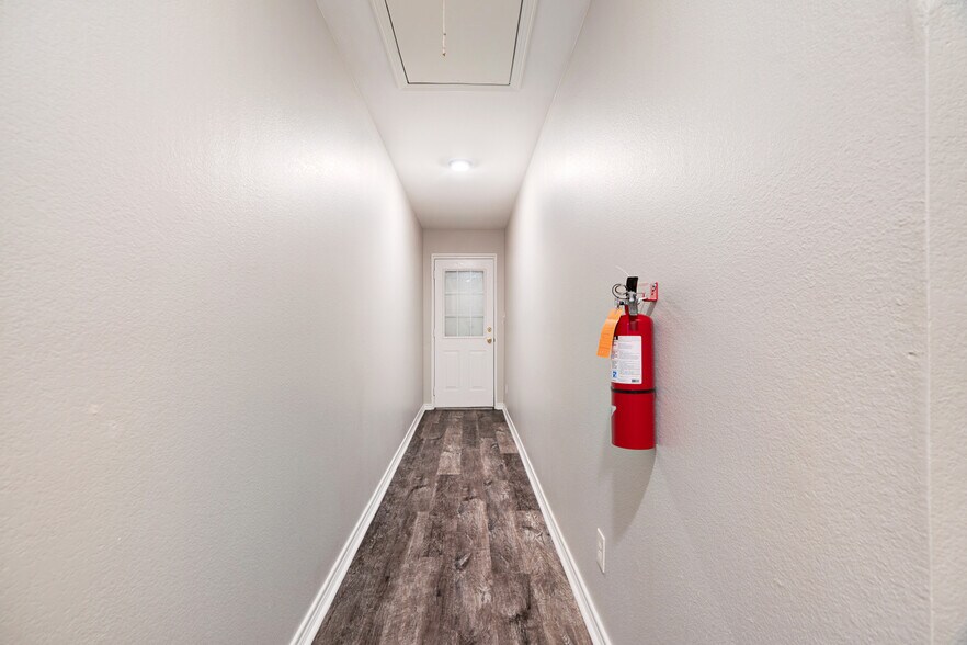 More Photos Of 6210 Lamar Rd, Reno Flex For Sale