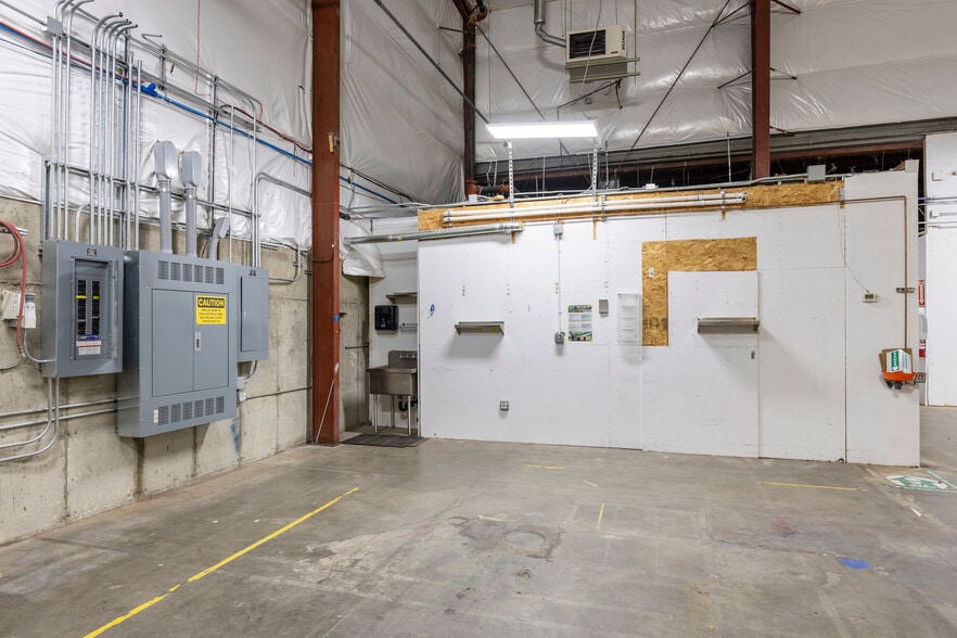 More Photos Of 2123 W Elmore St, Seattle Warehouse For Lease