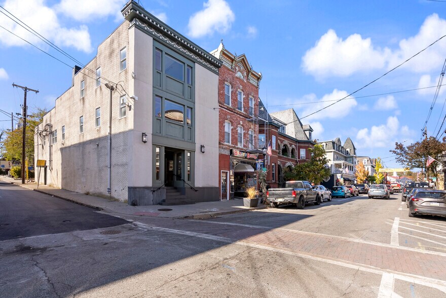 More Photos Of 170-172 Spring St, Newton Office For Sale