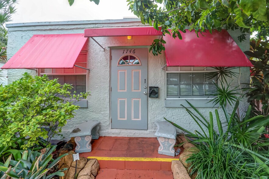 More Photos Of 1419 S Federal Hwy, Hollywood Hotel For Sale