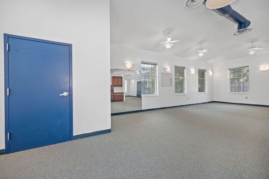 More Photos Of 4630 Pleasant Ave, Fairfield Medical For Lease