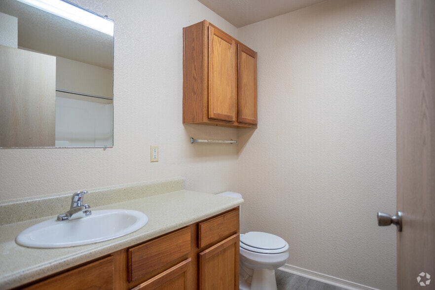 More Photos Of 1636 Raymond Rd, Jackson Apartments For Sale