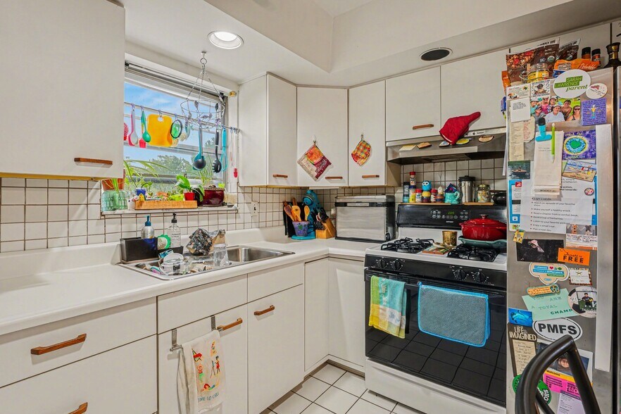 More Photos Of 107 Allison Rd, Oreland Office For Sale
