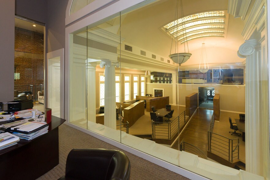 More Photos Of 871 N Park St, Columbus Office For Lease