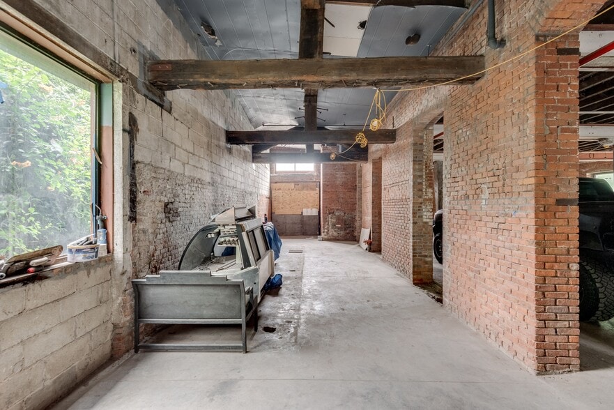 More Photos Of 110 Kent Ave, Brooklyn Warehouse For Sale
