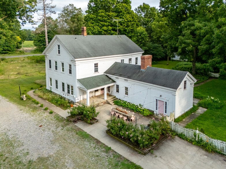 More Photos Of 58522 Farrand Rd, Colon Hospitality For Sale