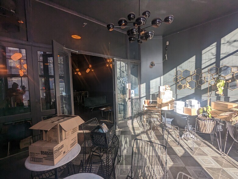 More Photos Of 581 Myrtle Ave, Brooklyn Restaurant For Lease