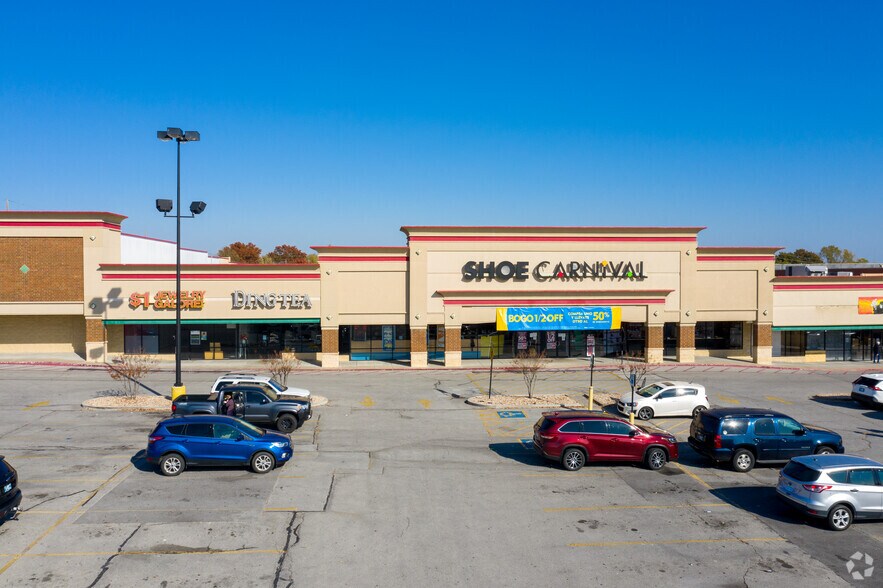 More Photos Of 11011-11123 E 71st St, Tulsa Unknown For Lease