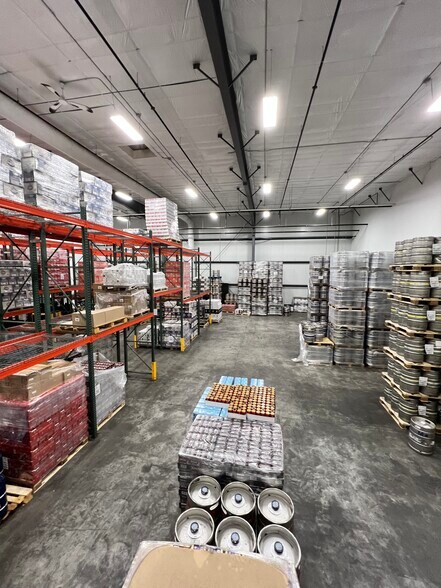 More Photos Of 30 Log Bridge Rd, Middleton Industrial For Lease