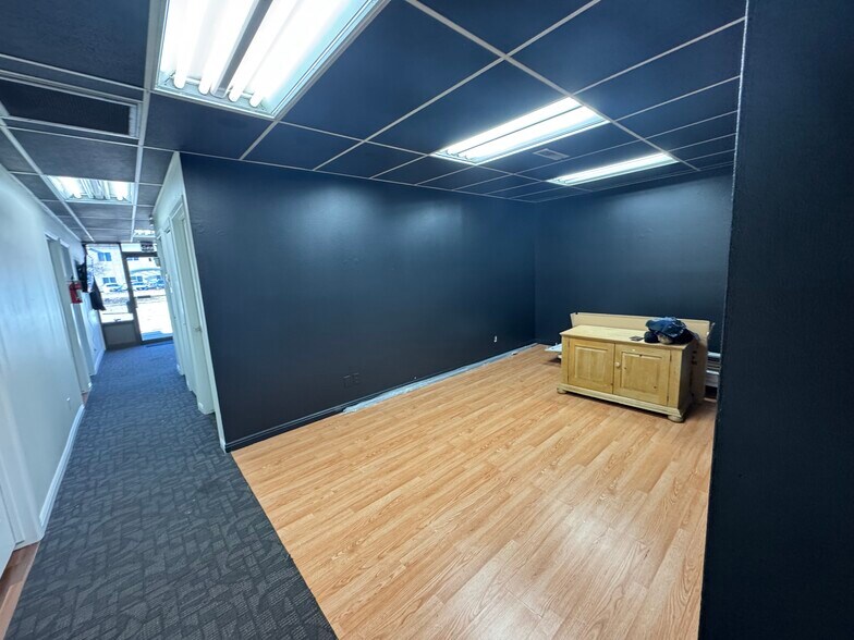 More Photos Of 3007-3023 S West Temple, Salt Lake City Light Manufacturing For Lease