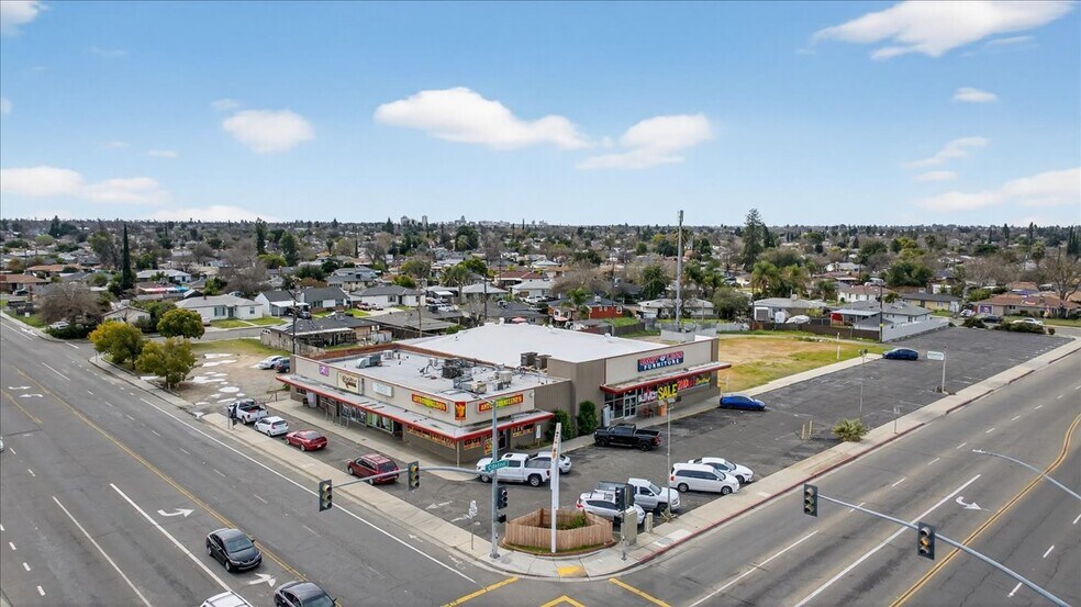 More Photos Of 4122-4150 E Clinton Ave, Fresno Unknown For Lease