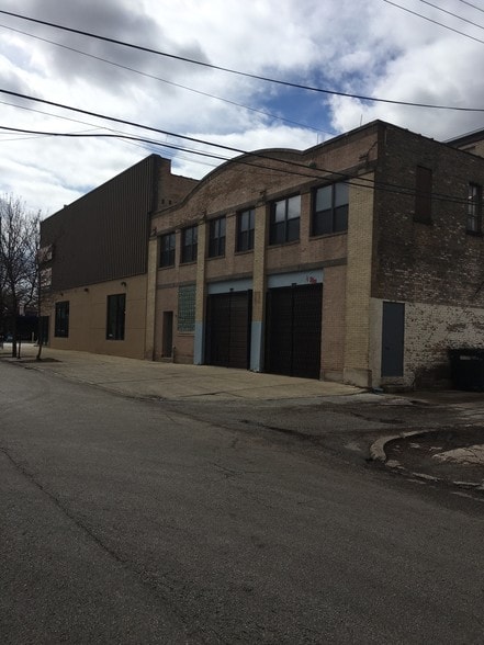 More Photos Of 4664 N Lowell Ave, Chicago Warehouse For Lease
