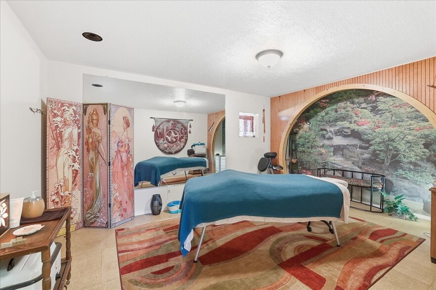 More Photos Of 198 W Marydale Ave, Soldotna Medical For Sale