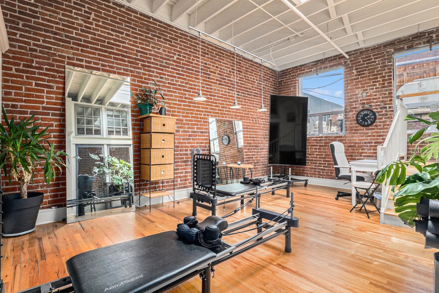 More Photos Of 1917 Market St, Denver Storefront For Sale