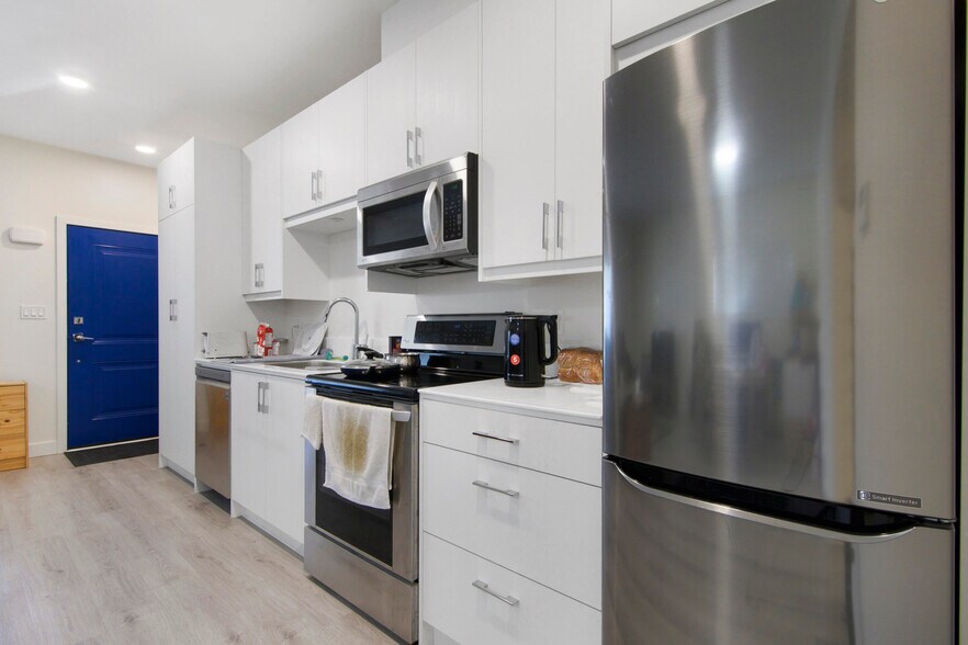 More Photos Of 124 Calgary Av, Penticton Apartments For Sale