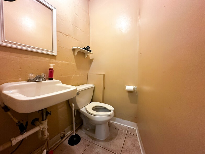 More Photos Of 121 S Kentucky Ave, Lakeland Storefront For Lease