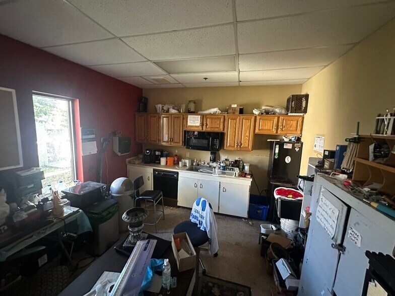 More Photos Of 2335 Union Rd, Cheektowaga Distribution For Sale