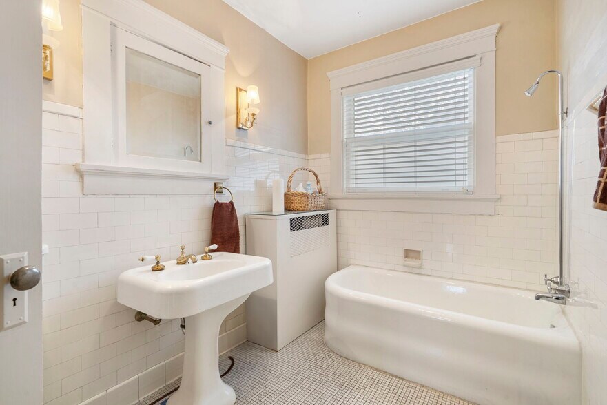 More Photos Of 1201 E Walnut St, Springfield Loft Creative Space For Sale