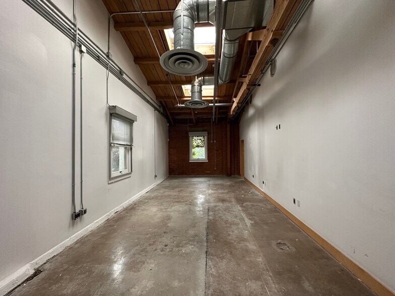 More Photos Of 200 Mildred Ave, Venice Loft Creative Space For Lease
