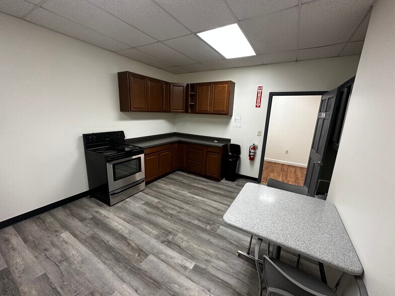 More Photos Of 797 Cool Spring Rd, Mingo Junction Office For Lease