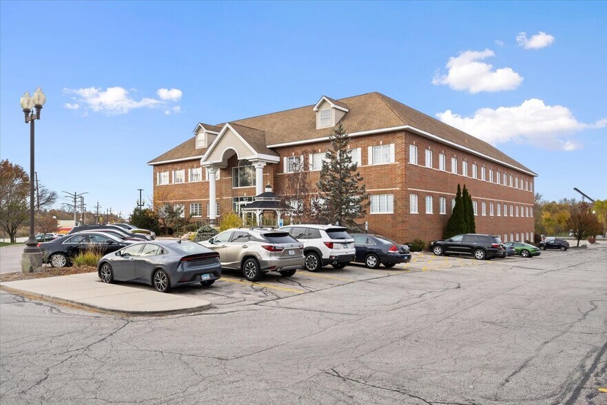 More Photos Of 912 Northwest Hwy, Fox River Grove Medical For Sale